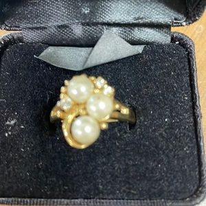 SETA Vintage Gold TONE pearl ring with 3 Cz stones size 9